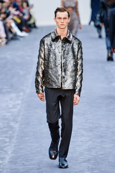 Look 38